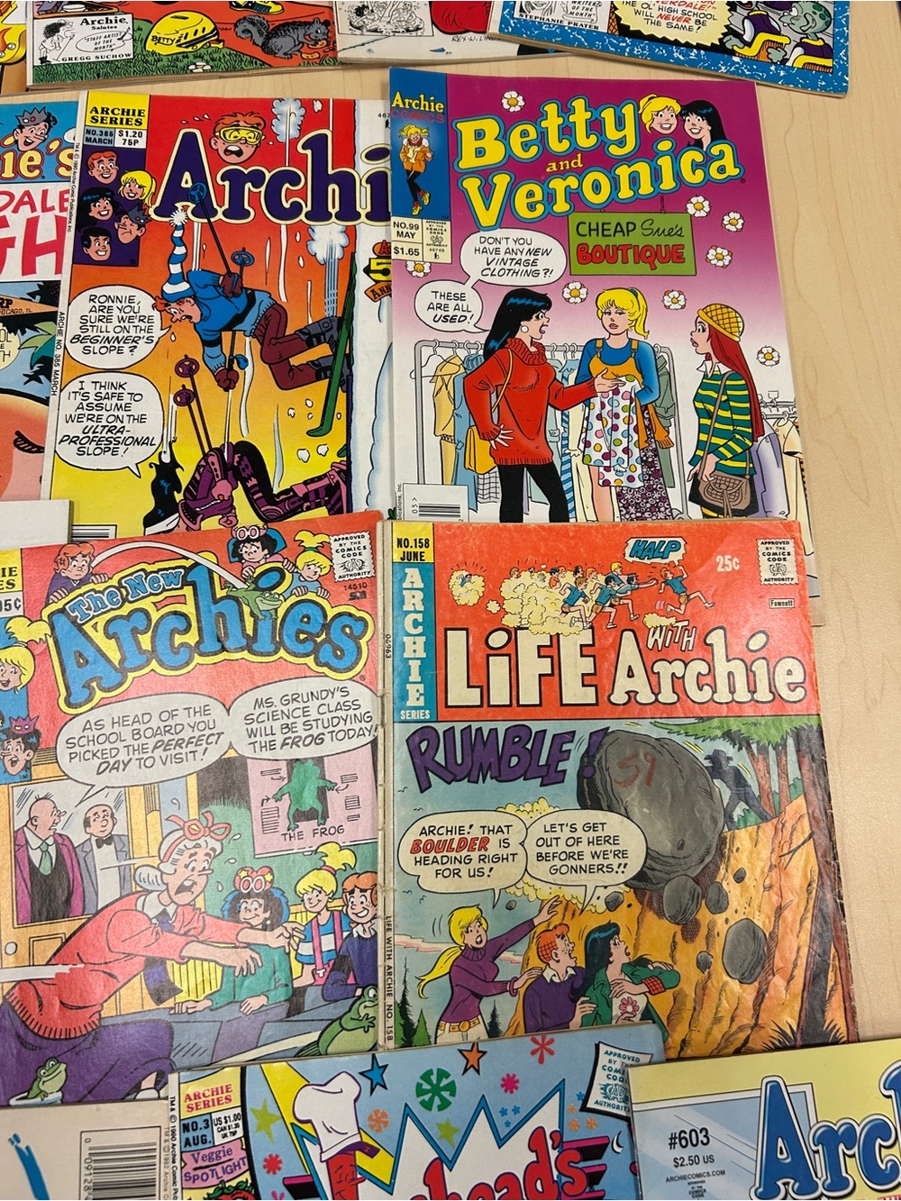 Archie Comics Lot, Approx. 20 Issues - Picture 6 of 10